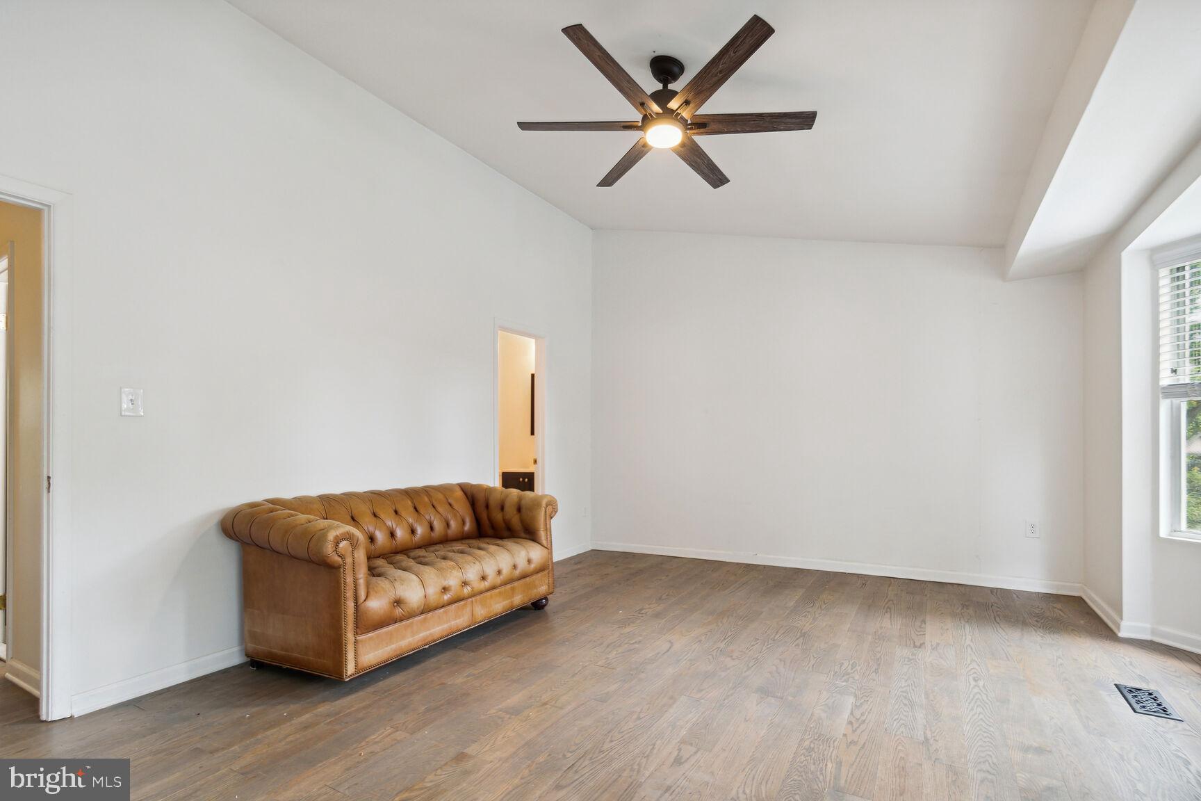 COLLEGE VIEW - Residential Lease