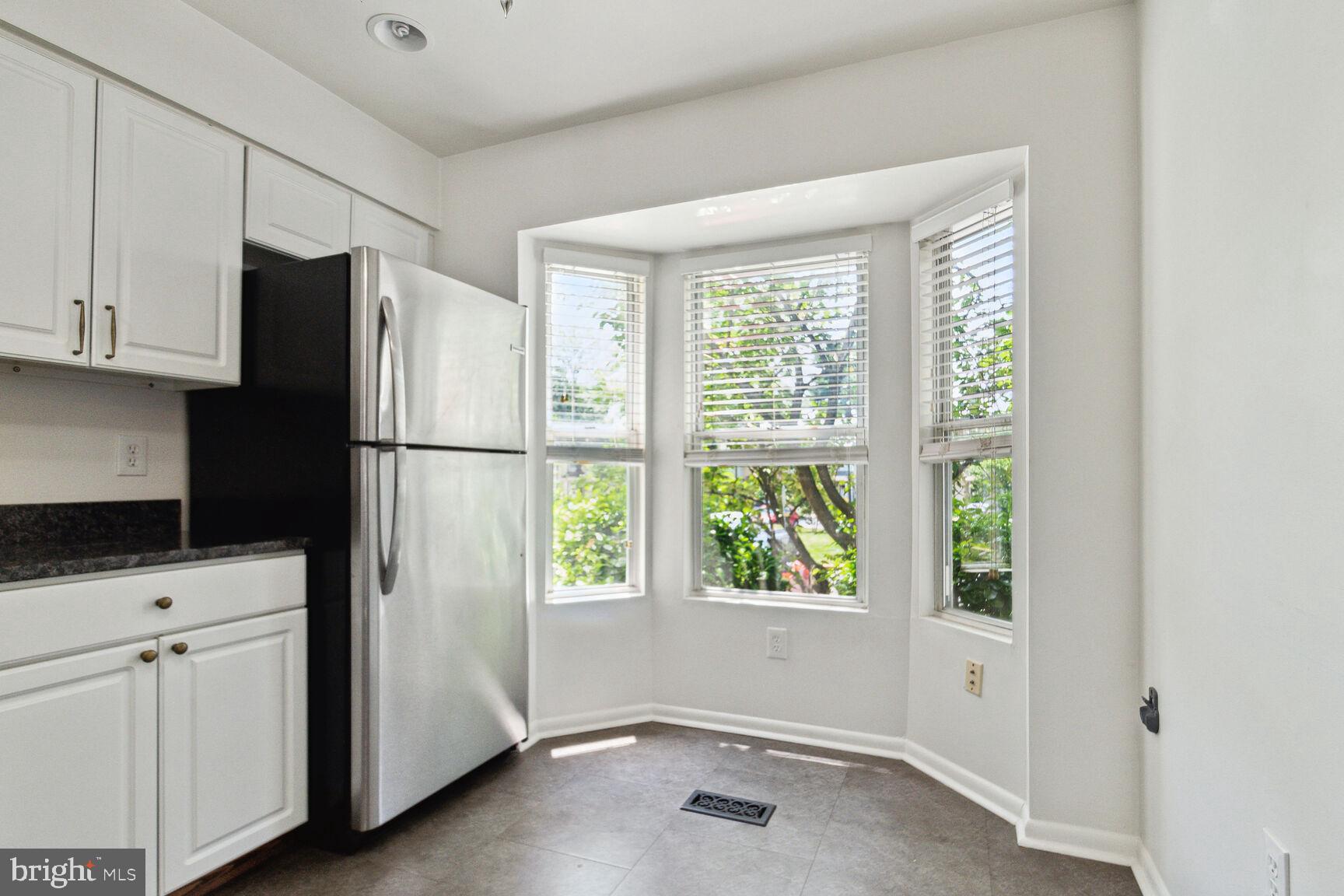 COLLEGE VIEW - Residential Lease