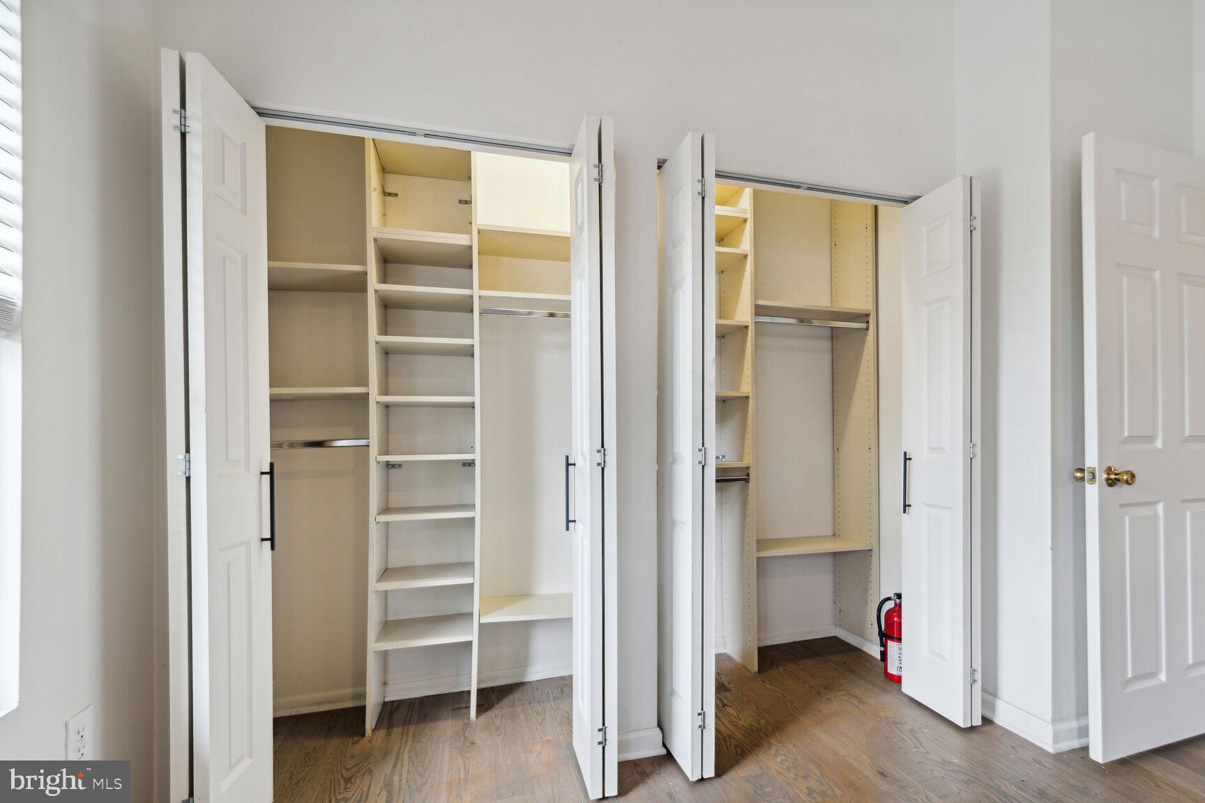 COLLEGE VIEW - Residential Lease