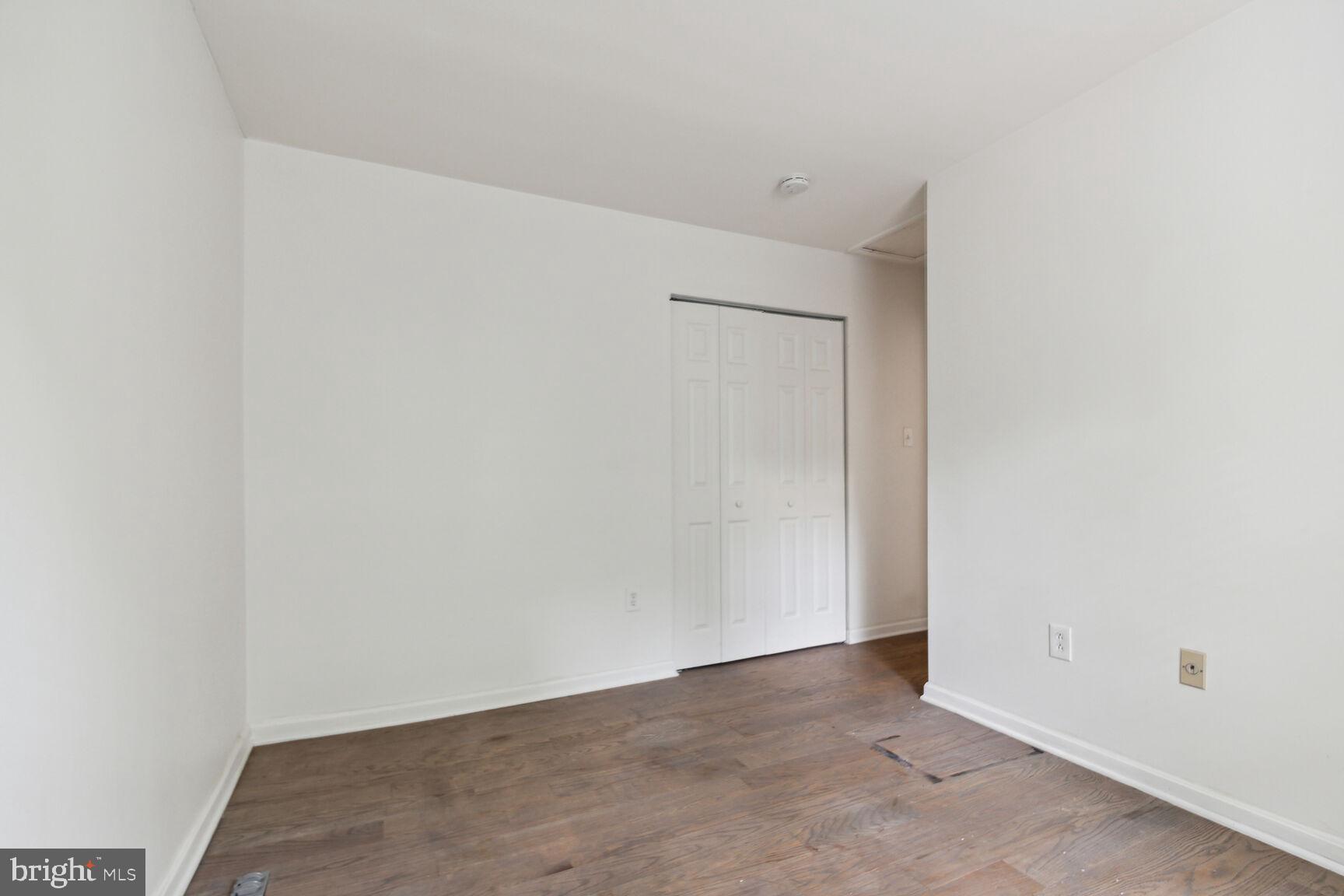 COLLEGE VIEW - Residential Lease