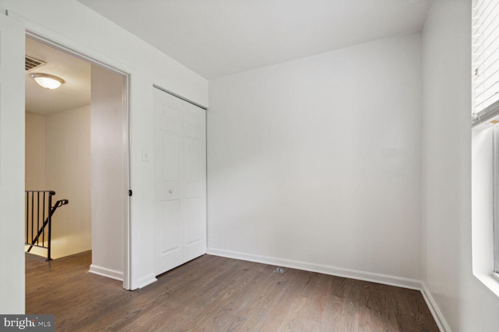 COLLEGE VIEW - Residential Lease