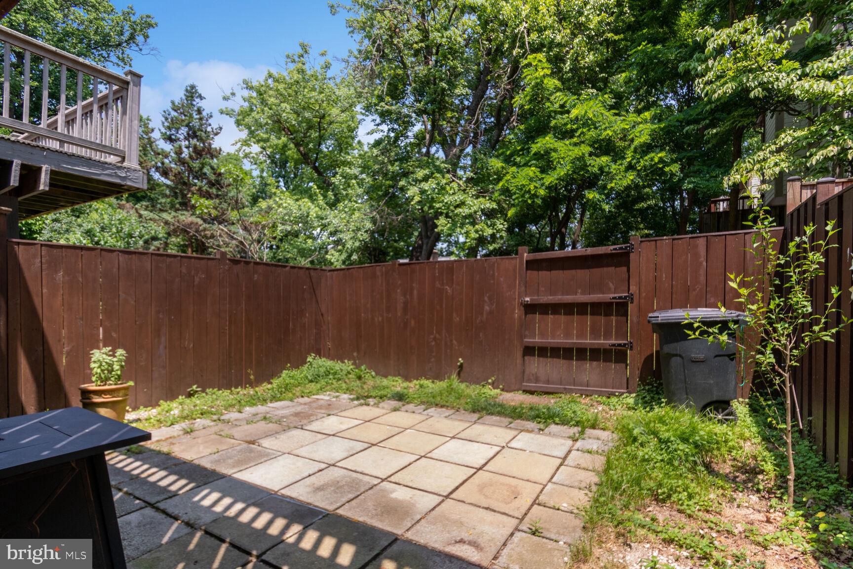 COLLEGE VIEW - Residential Lease