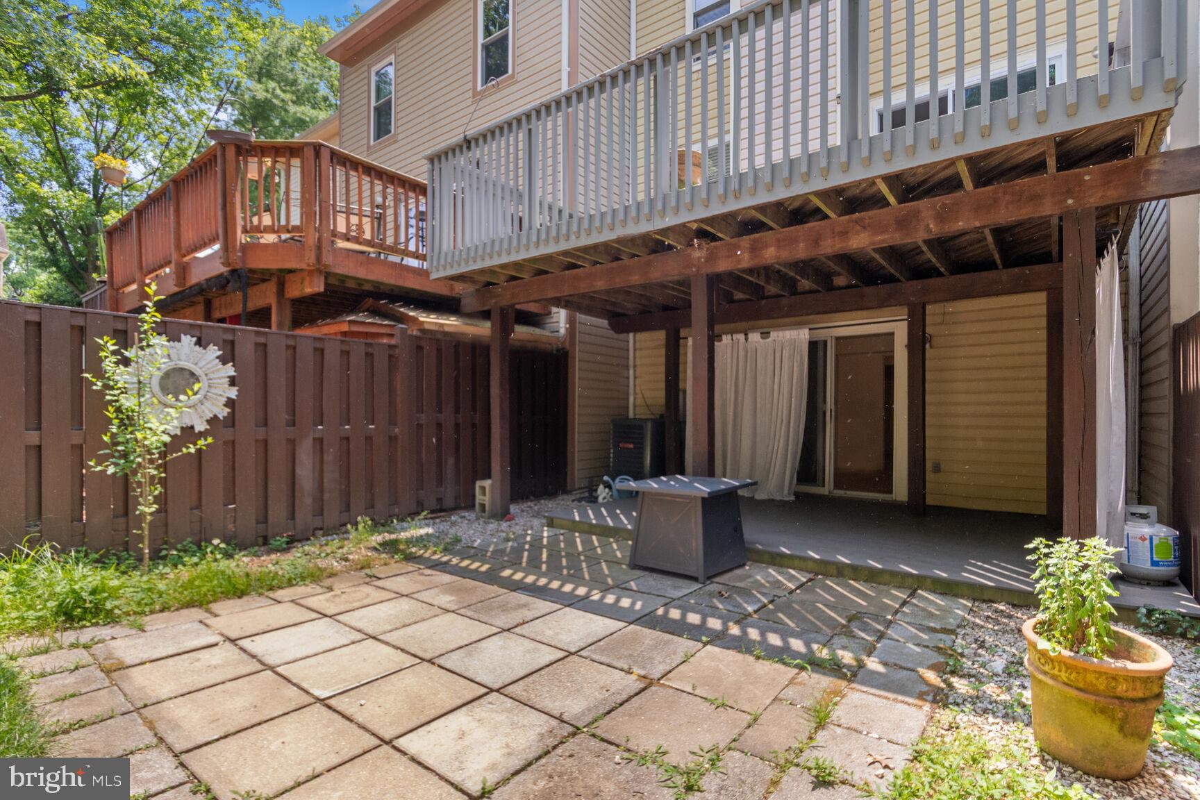 COLLEGE VIEW - Residential Lease