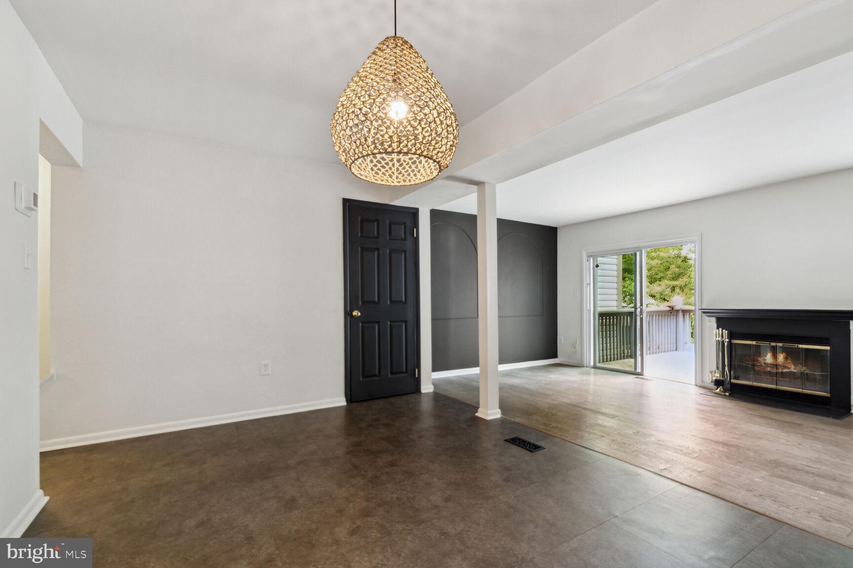 COLLEGE VIEW - Residential Lease