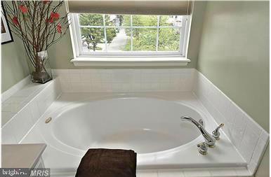 KING FARM - Residential Lease