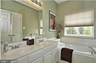 KING FARM - Residential Lease