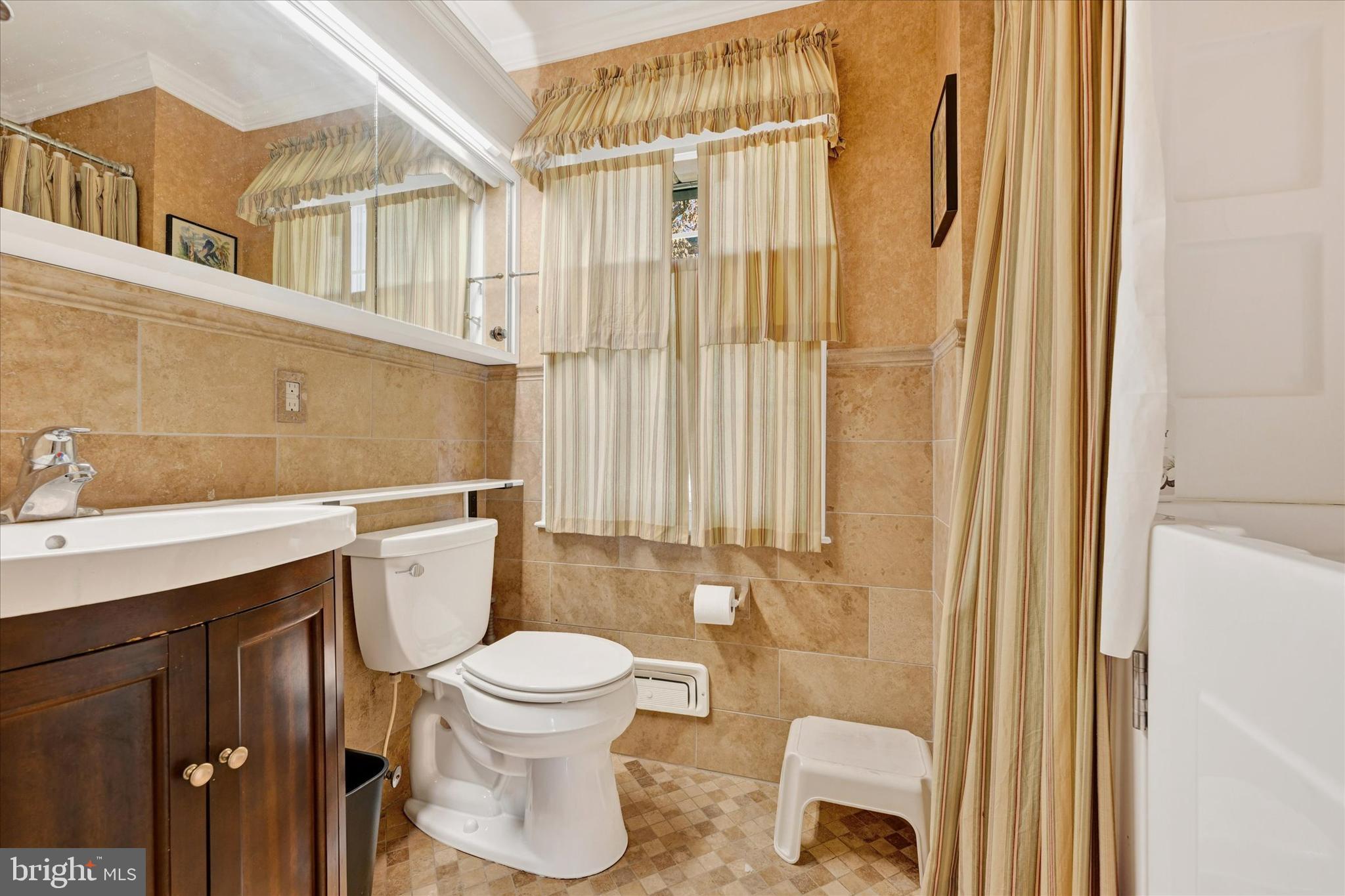 YORK MANOR - Residential