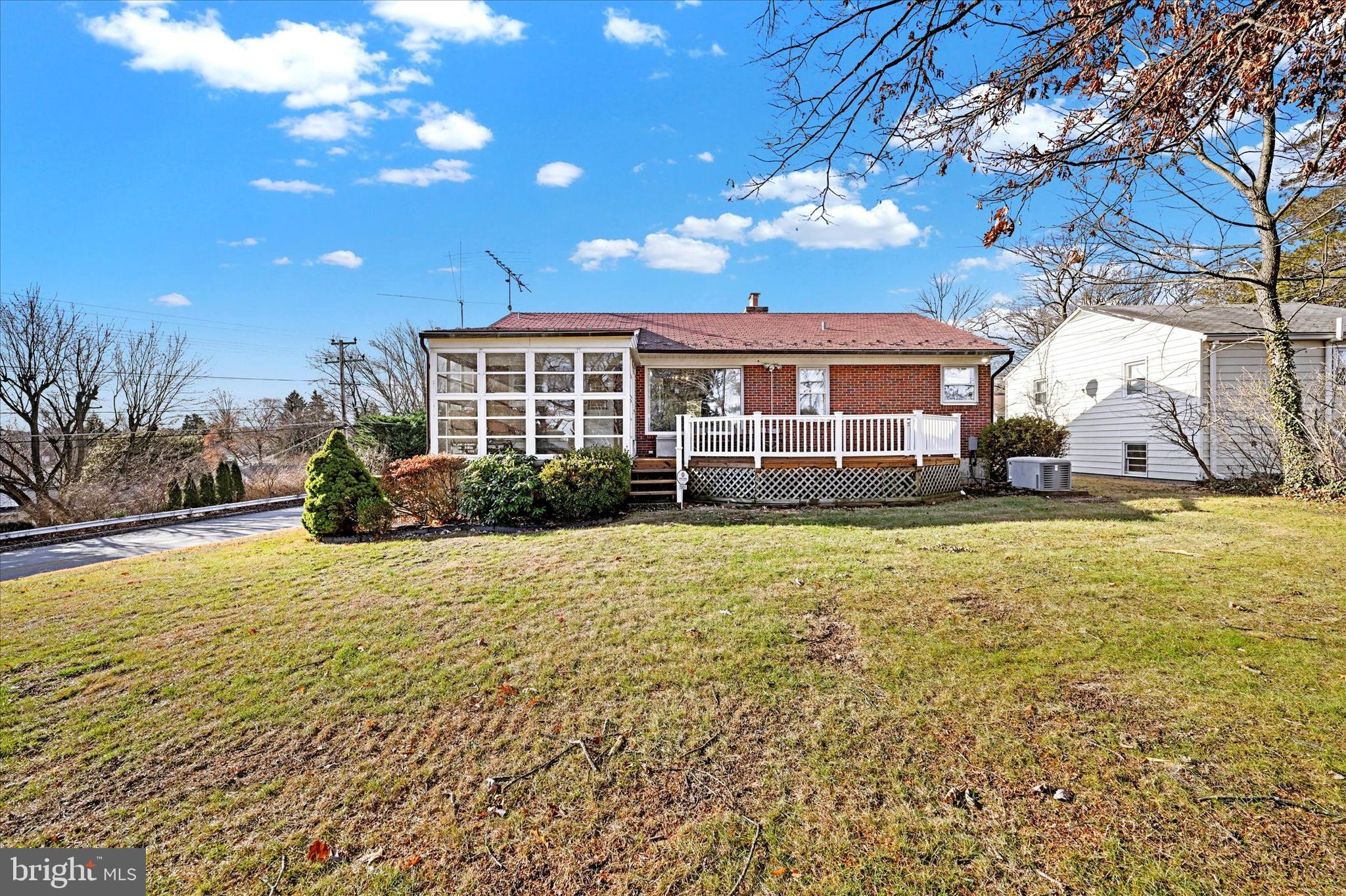 YORK MANOR - Residential