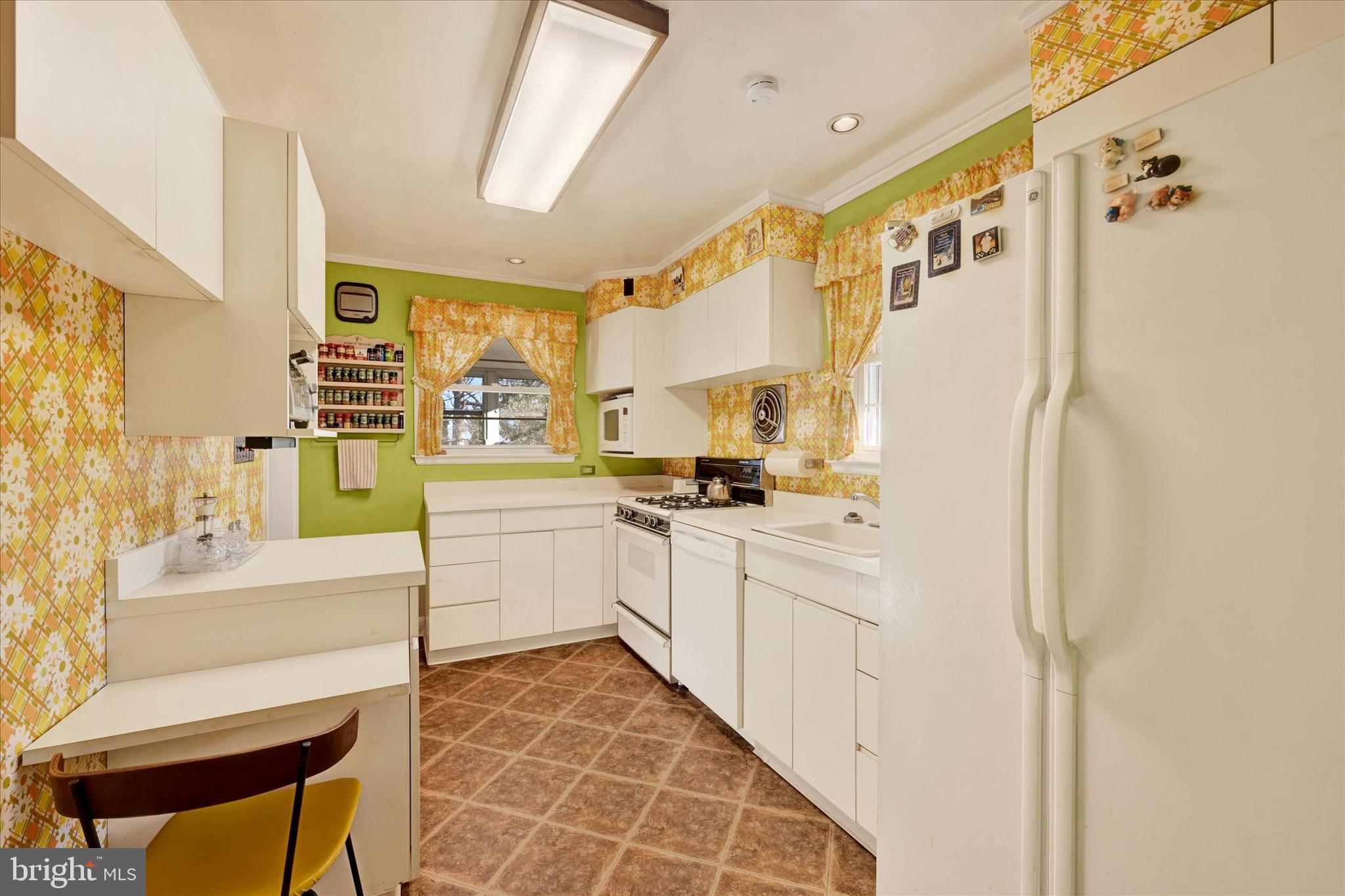 YORK MANOR - Residential