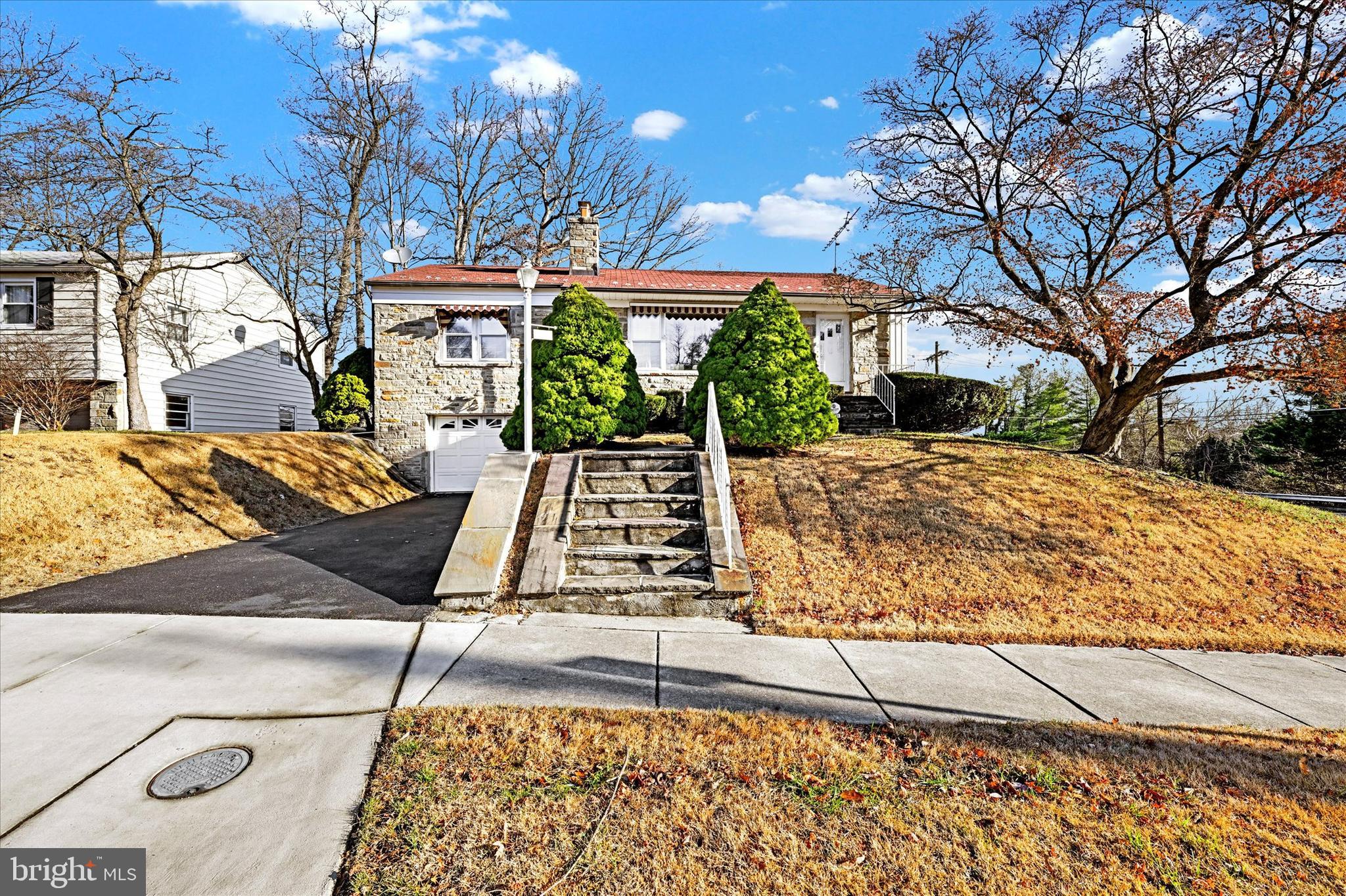 YORK MANOR - Residential