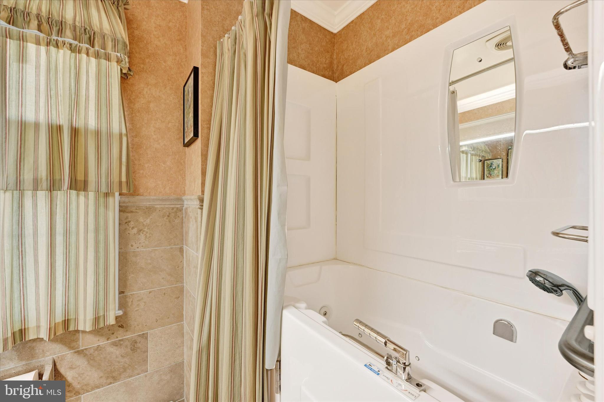 YORK MANOR - Residential