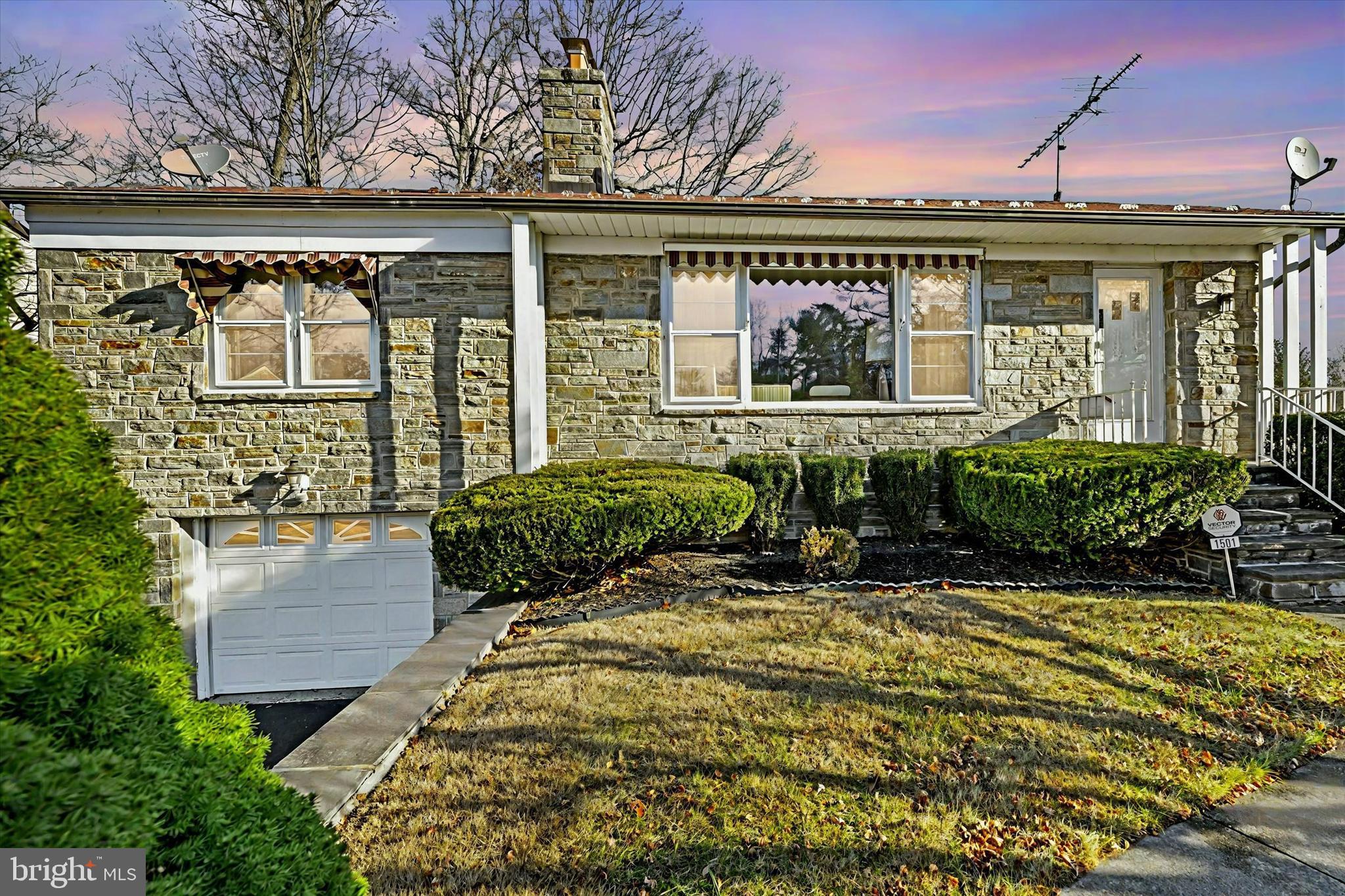 YORK MANOR - Residential