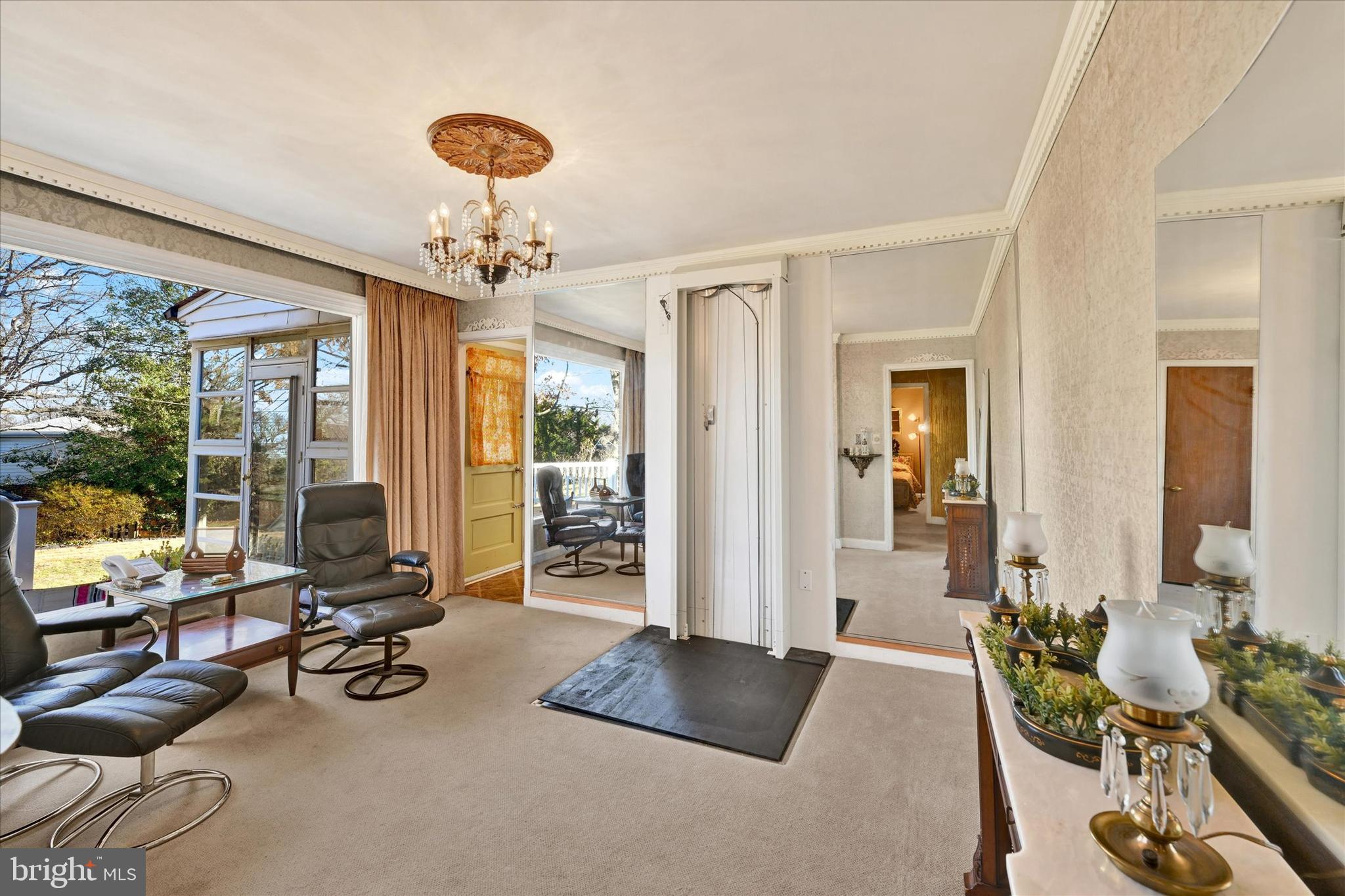 YORK MANOR - Residential