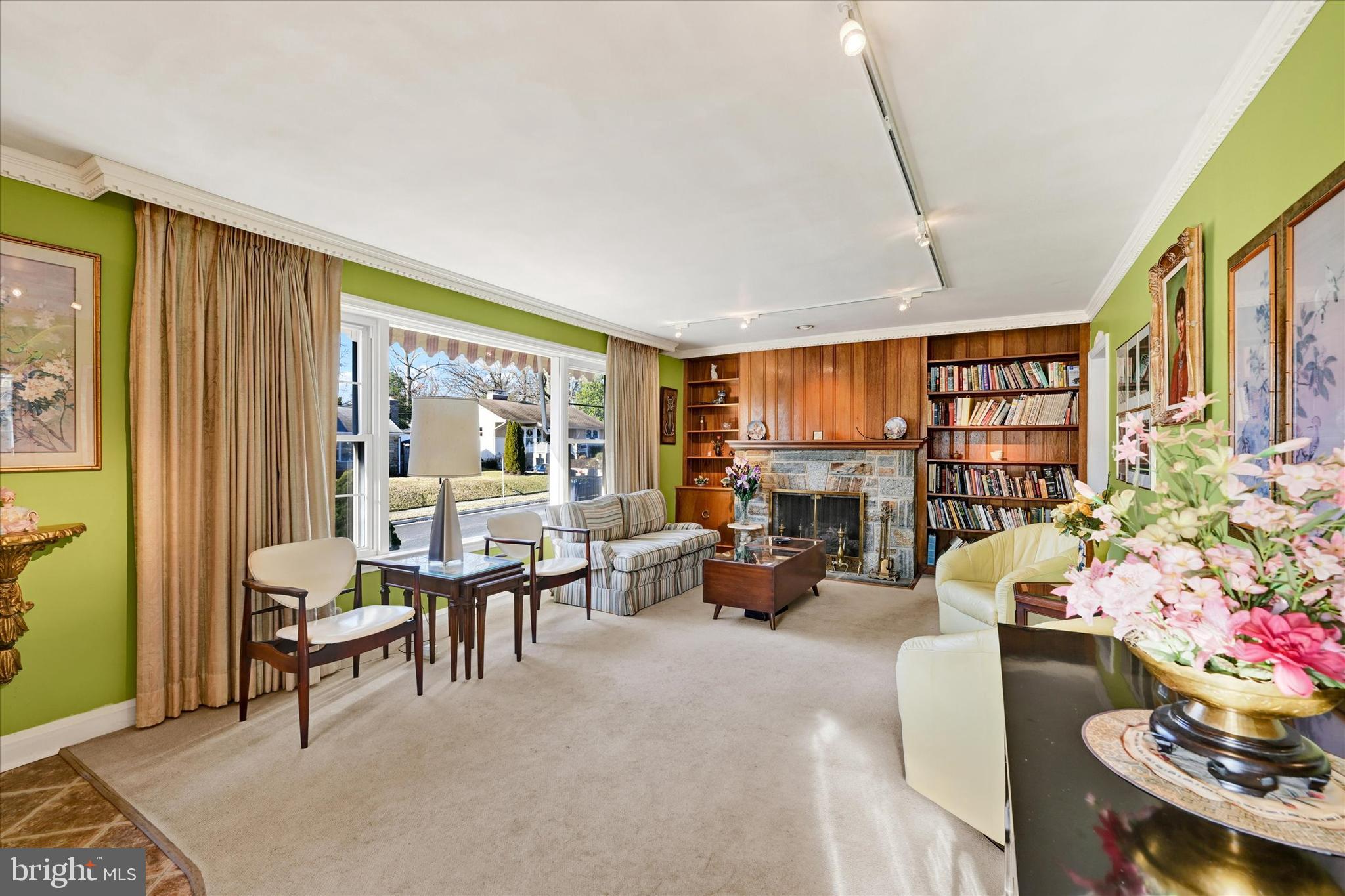 YORK MANOR - Residential