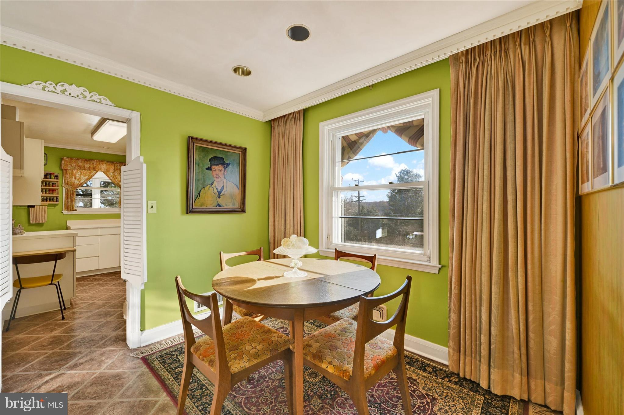 YORK MANOR - Residential