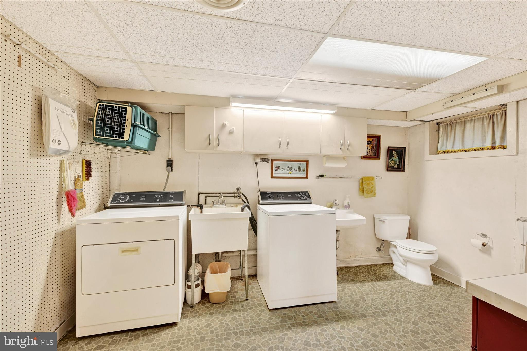 YORK MANOR - Residential