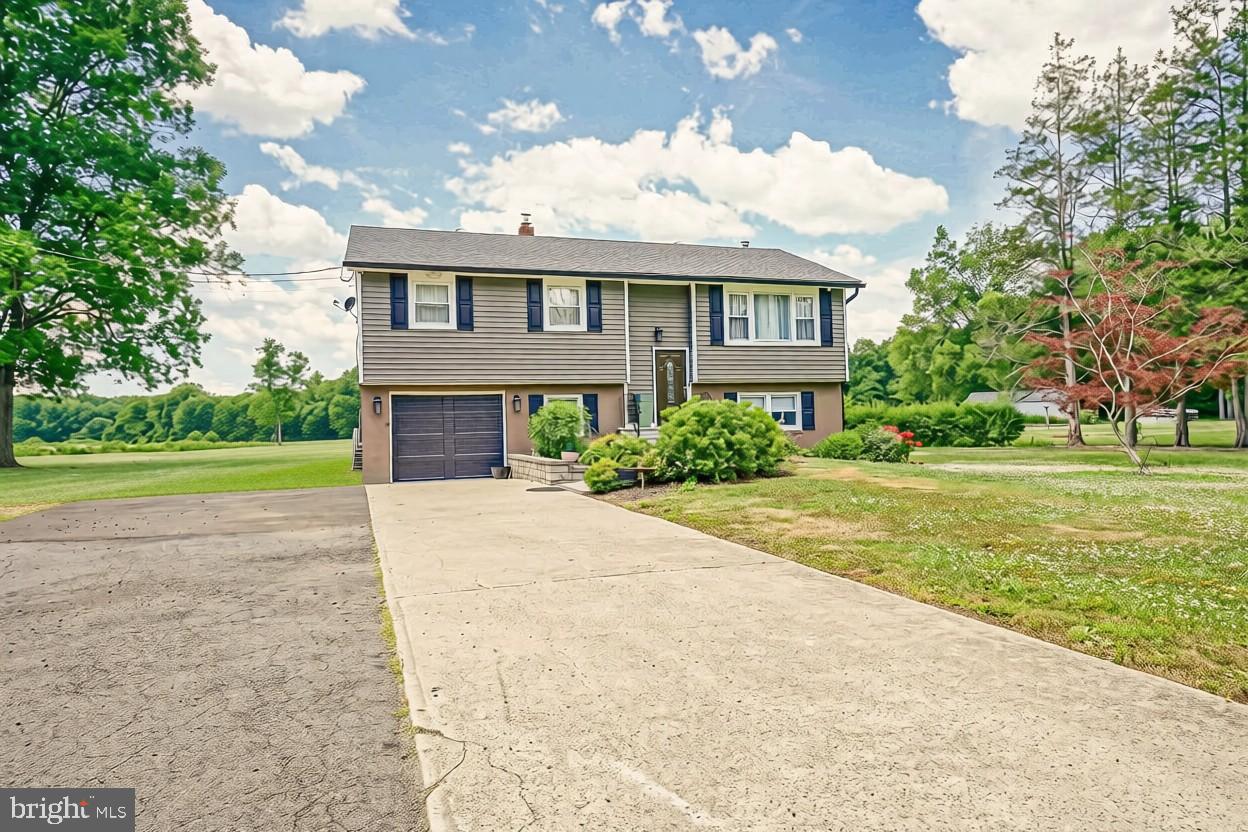 Photo 1 of 39 — 1024 OXMEAD, EASTAMPTON, NJ 08060