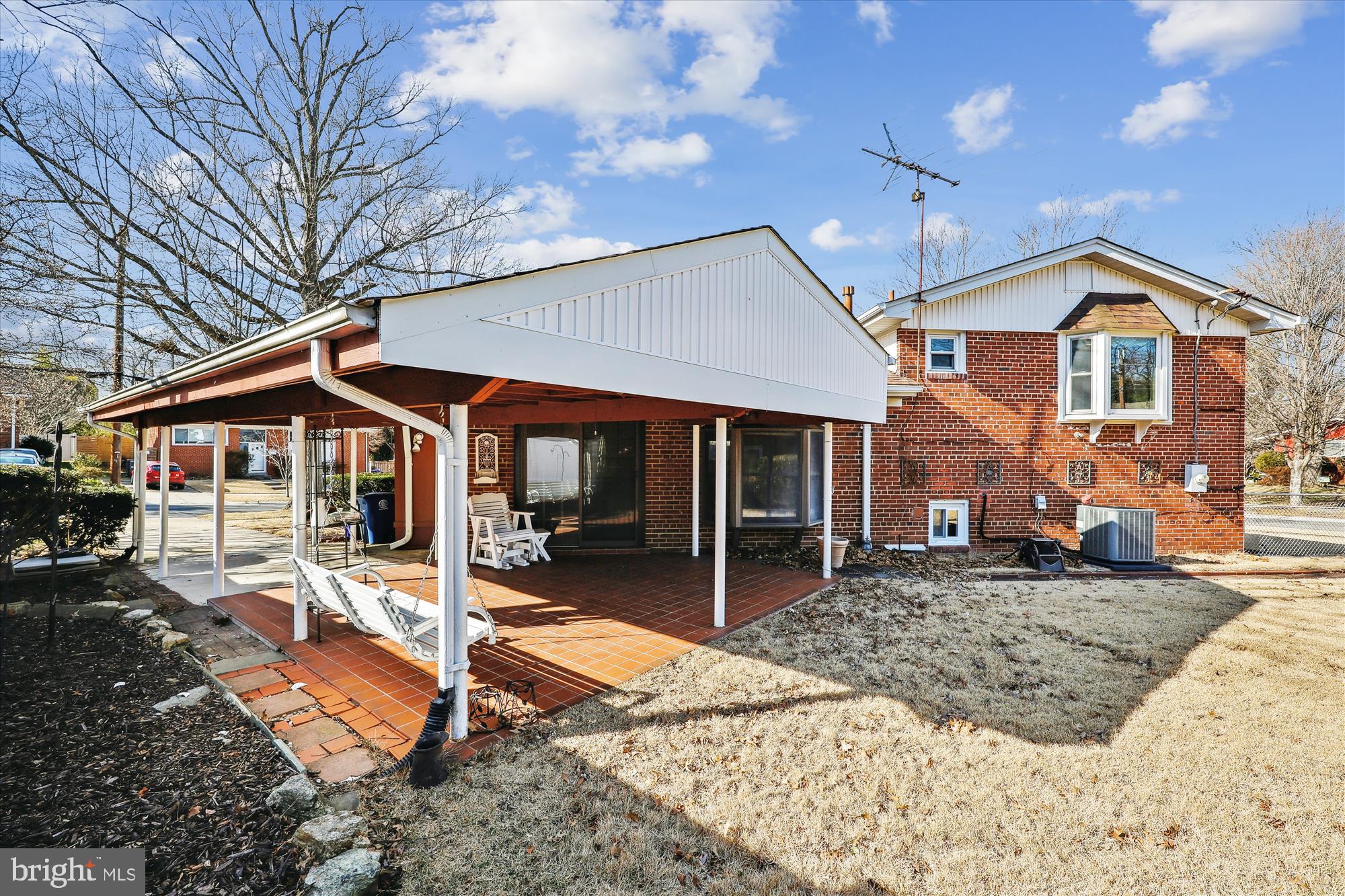 NEWPORT HILLS - Residential