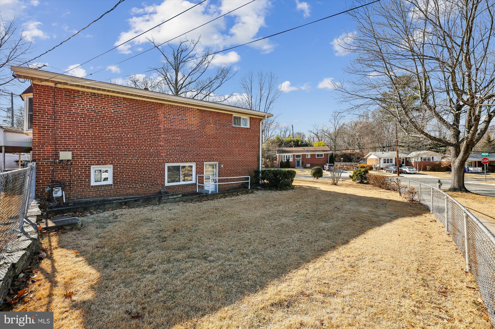 NEWPORT HILLS - Residential