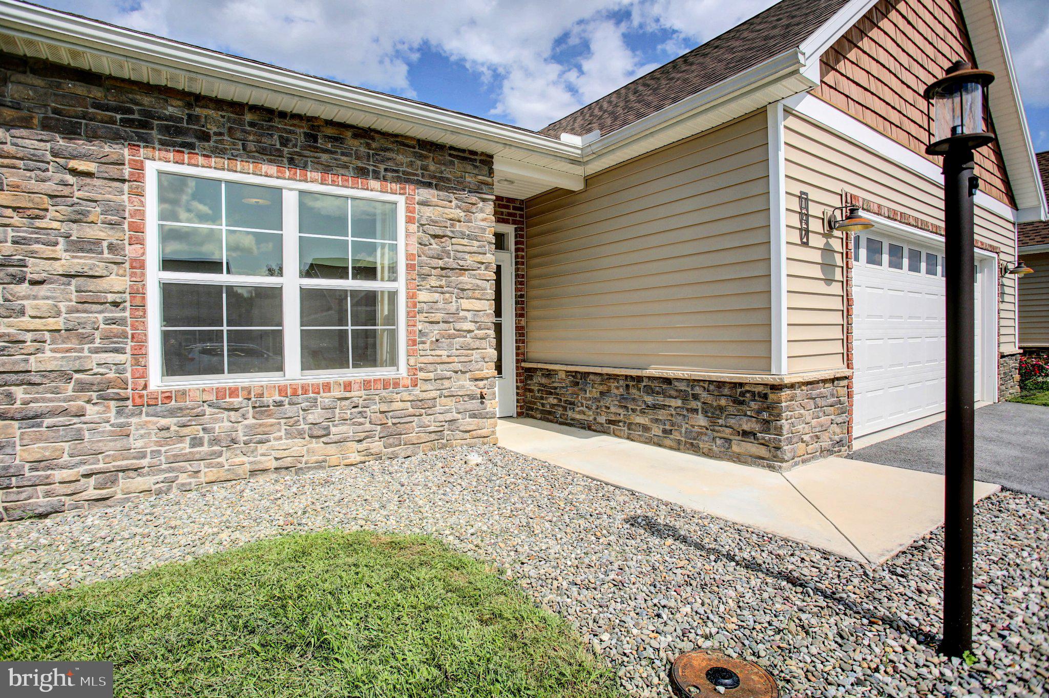 147 BLACKBIRD LANE