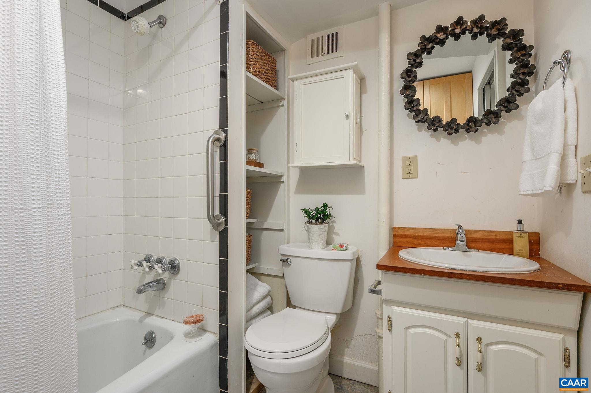 LOCUST GROVE - Residential