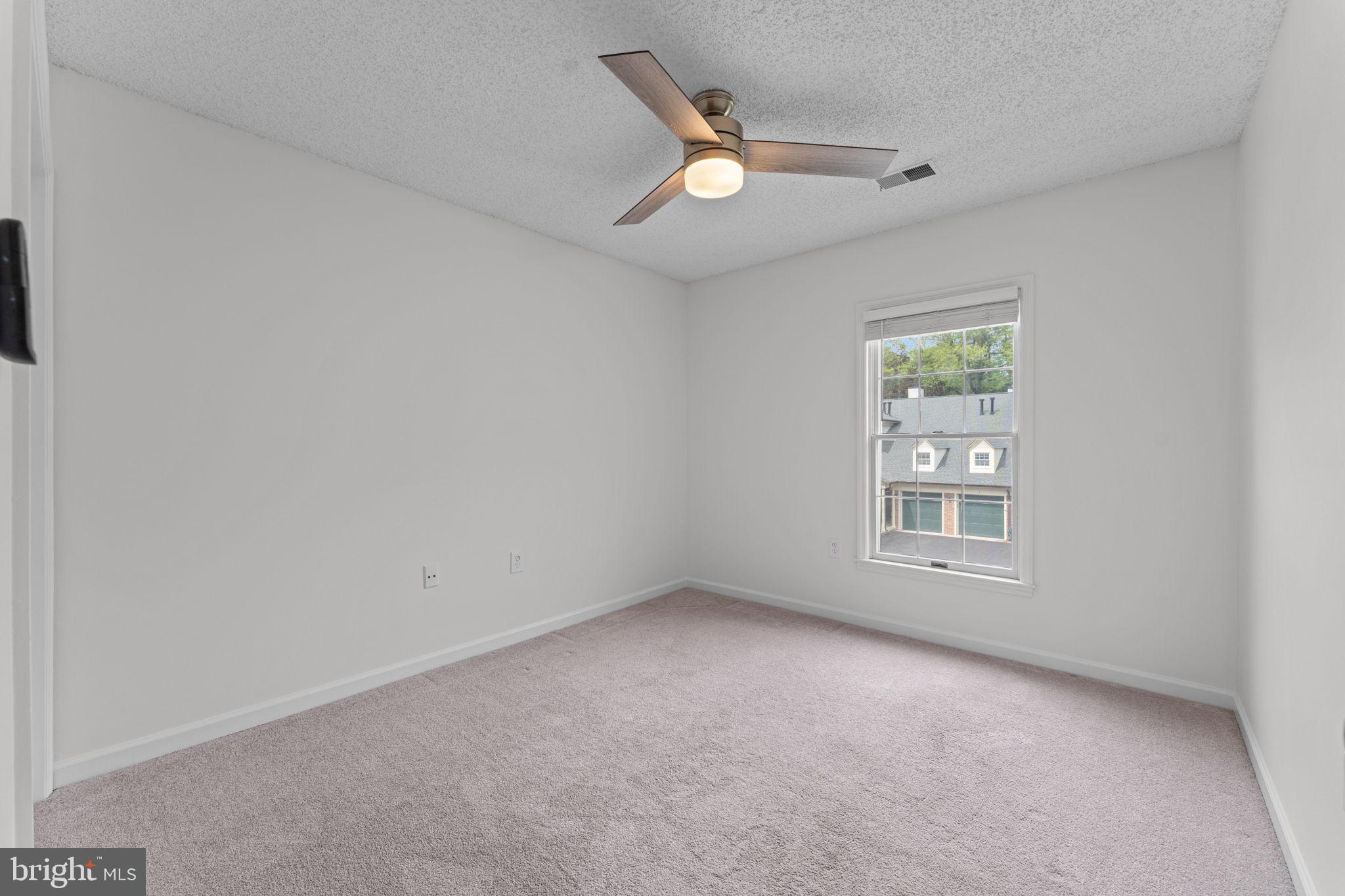 GLEN HOLLOW - Residential