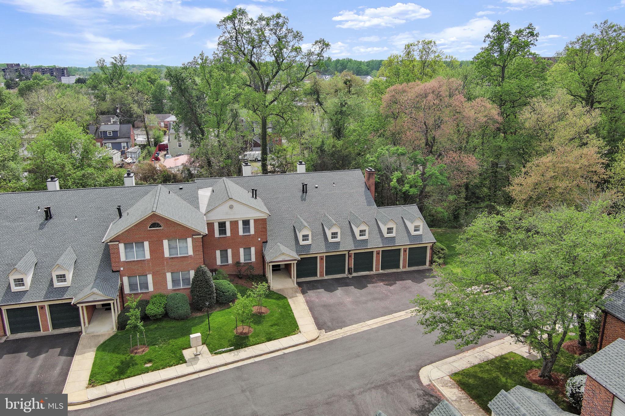 GLEN HOLLOW - Residential