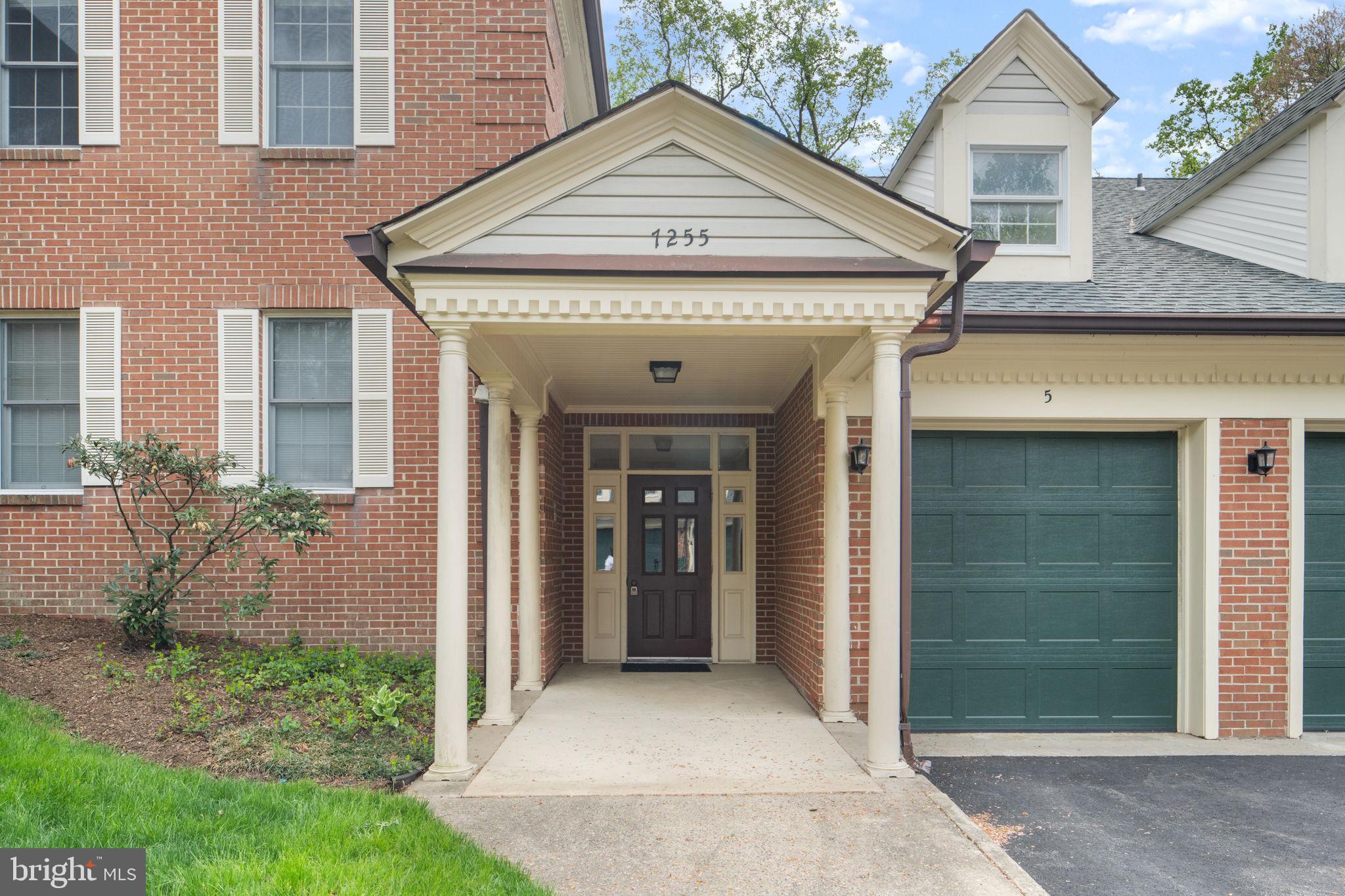 GLEN HOLLOW - Residential