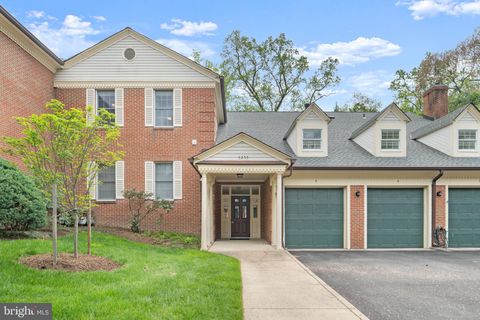 Photo of 7255 Glen Hollow Court #55/4, ANNANDALE, VA 22003 (MLS # VAFX2294378)