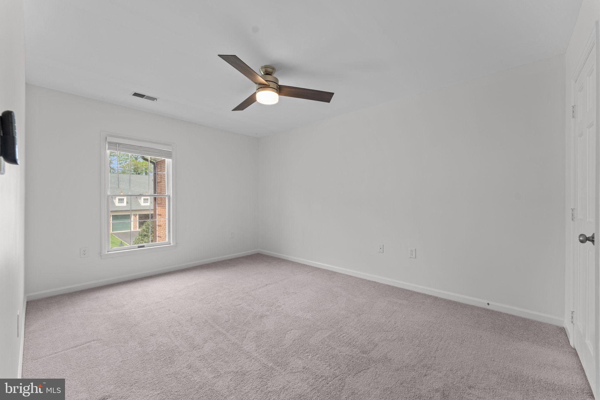 GLEN HOLLOW - Residential