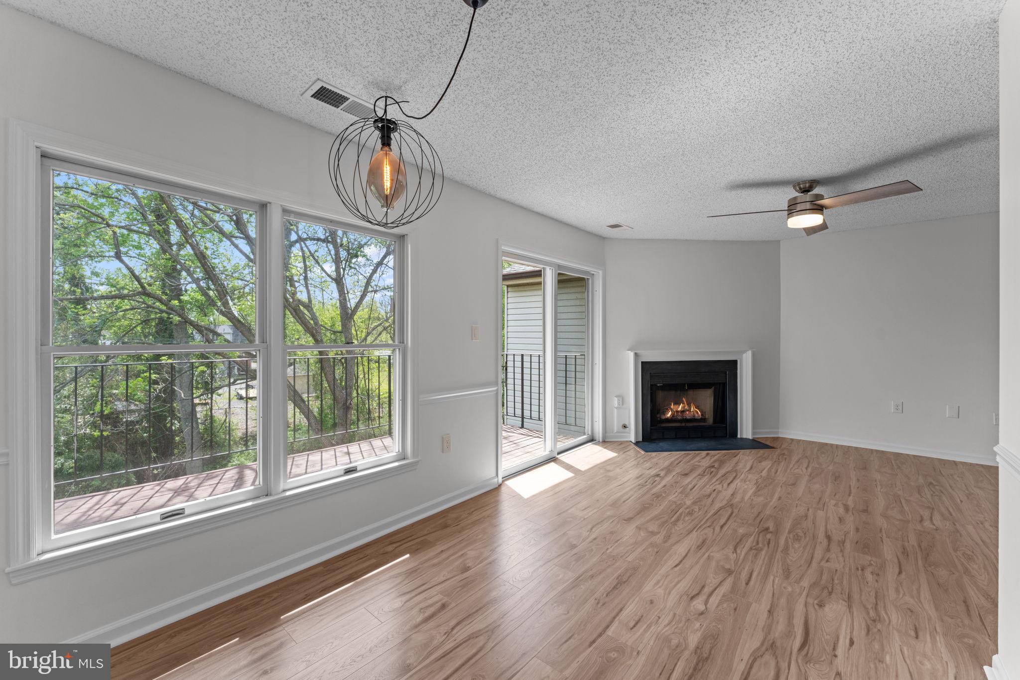 GLEN HOLLOW - Residential