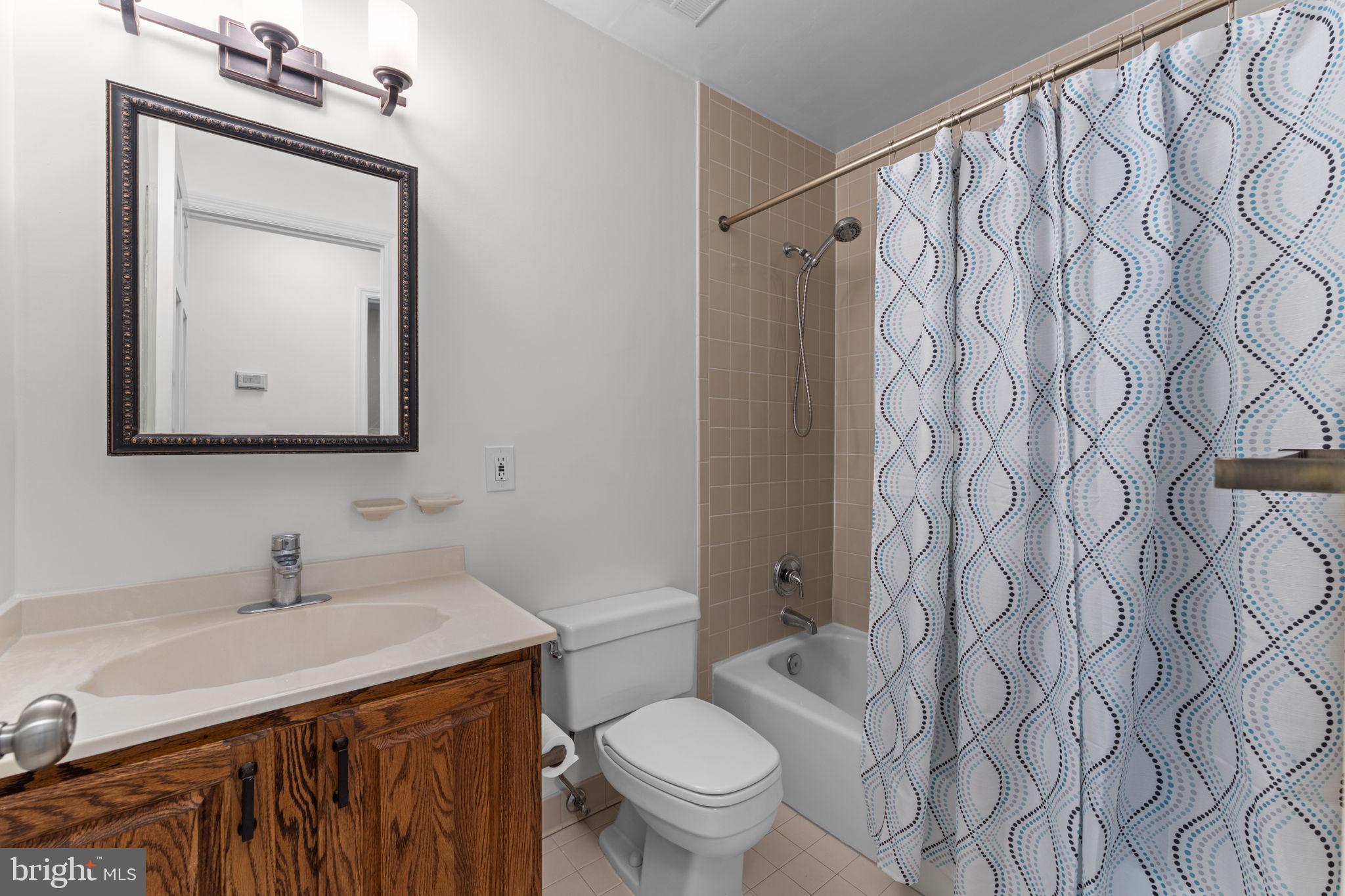 GLEN HOLLOW - Residential