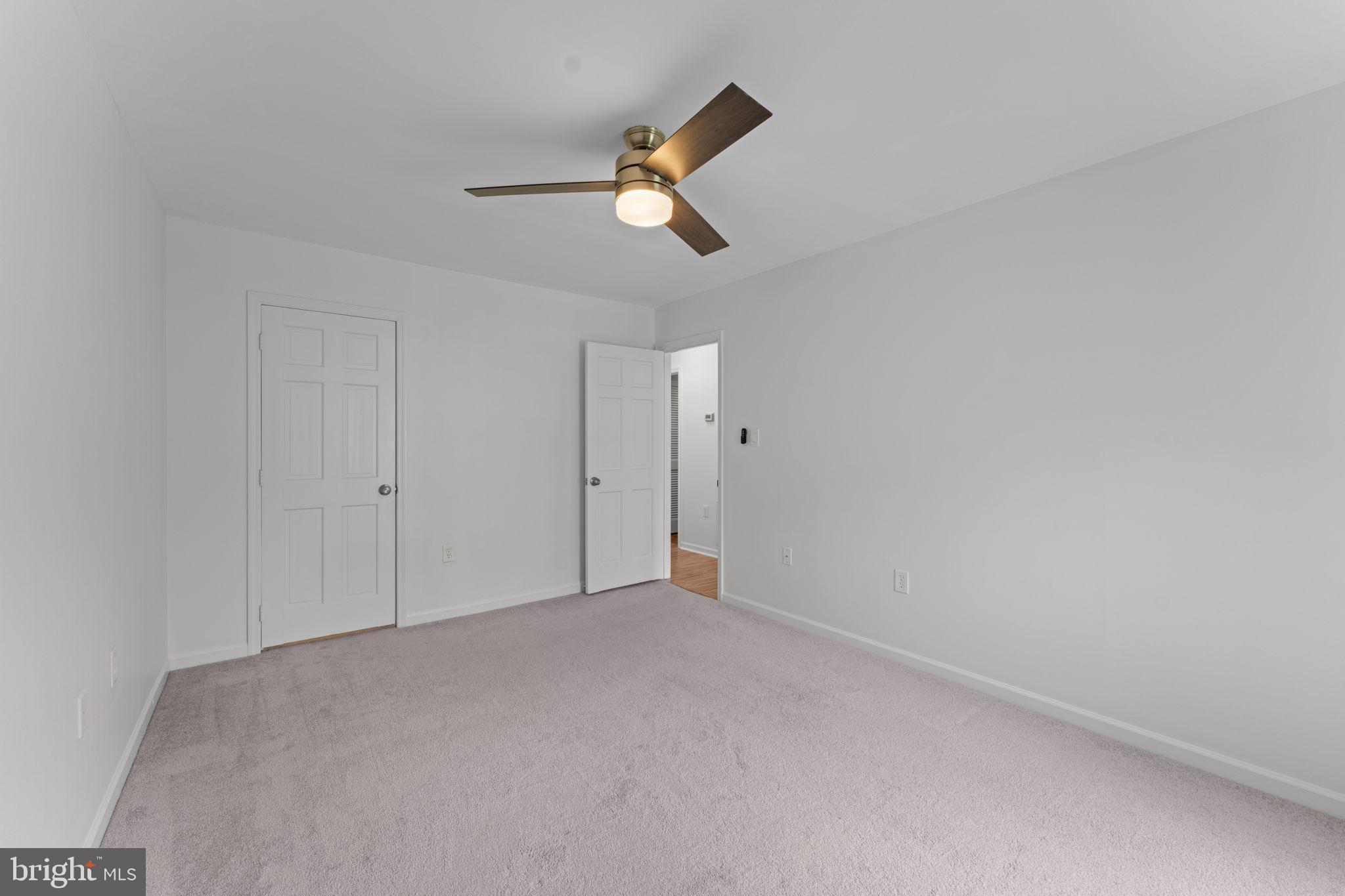 GLEN HOLLOW - Residential