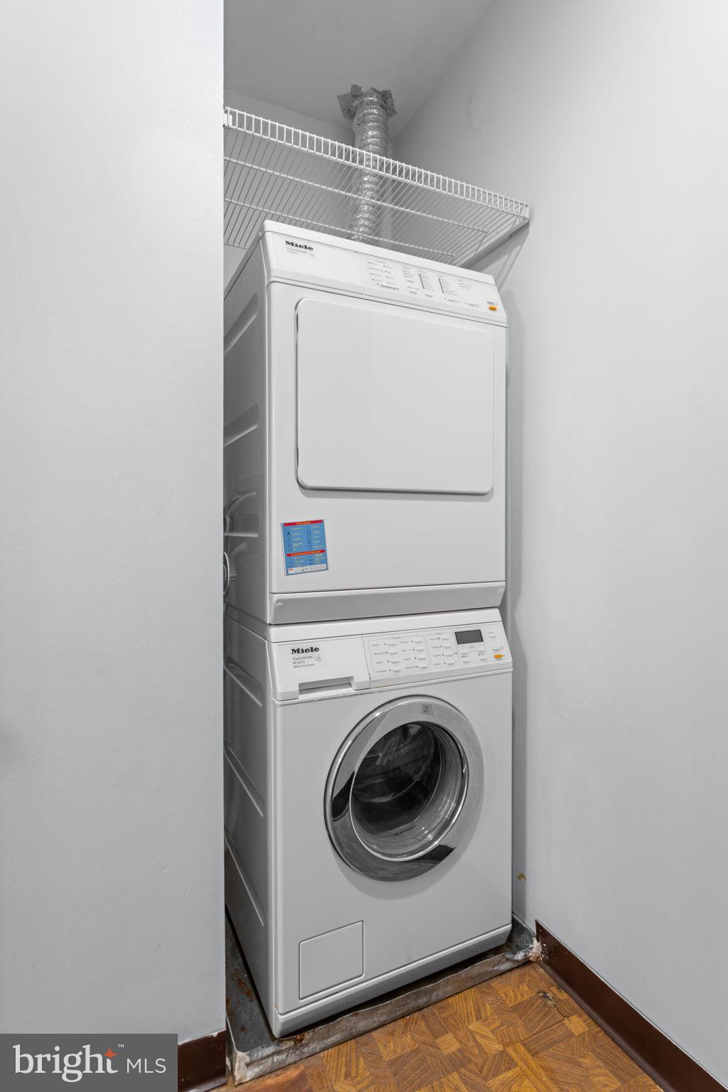 GLEN HOLLOW - Residential