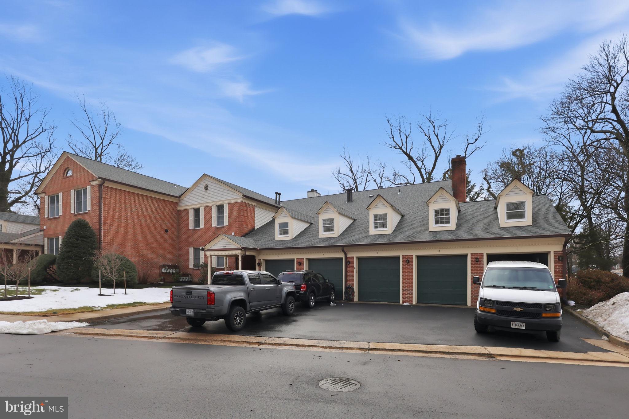 GLEN HOLLOW - Residential