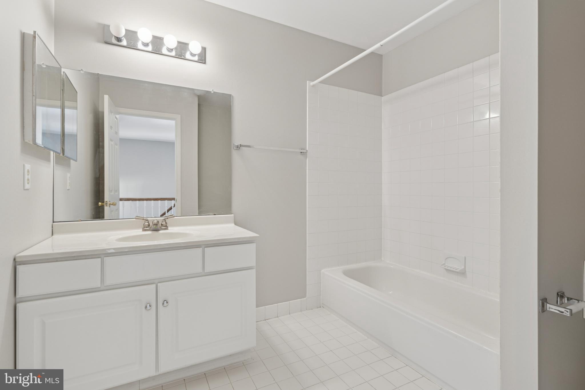 WILLOWDALE CROSSIN - Residential Lease