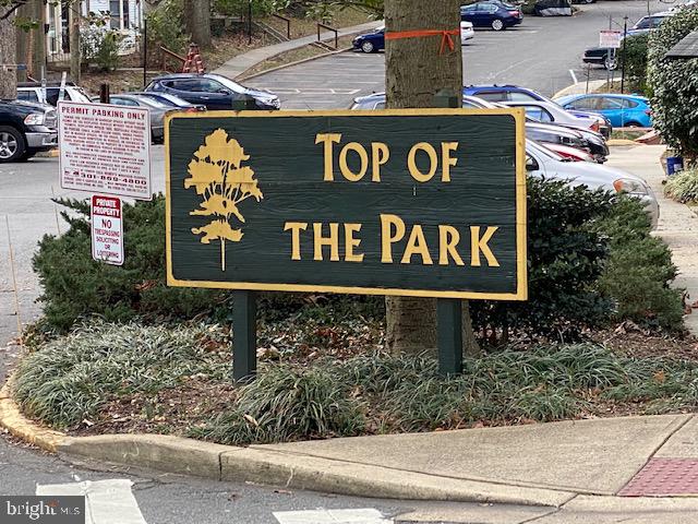 SENTRILOCK ON KITCHEN DOORg offering a private oasis in the heart of close in Silver Spring, minutes to shopping, restaurants and metro. Steps to the trails and tennis courts of Sligo Creek Park.Convenient to all commuter routes to the City. Unique community with Hospitality committee organizes community events throughout the year as well as a community pool.This is a lovely unit with two levels, hardwoods in the main areas, exit to patio. upper level has two carpeted bedrooms with ceiling fans and the family bathroom. New carpet and fresh paint.