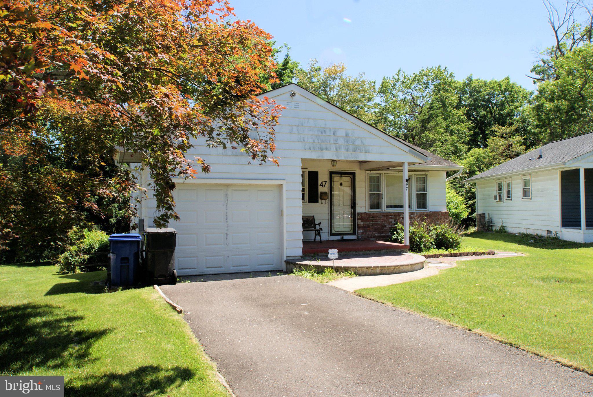47 CORAL BELL HOLLOW