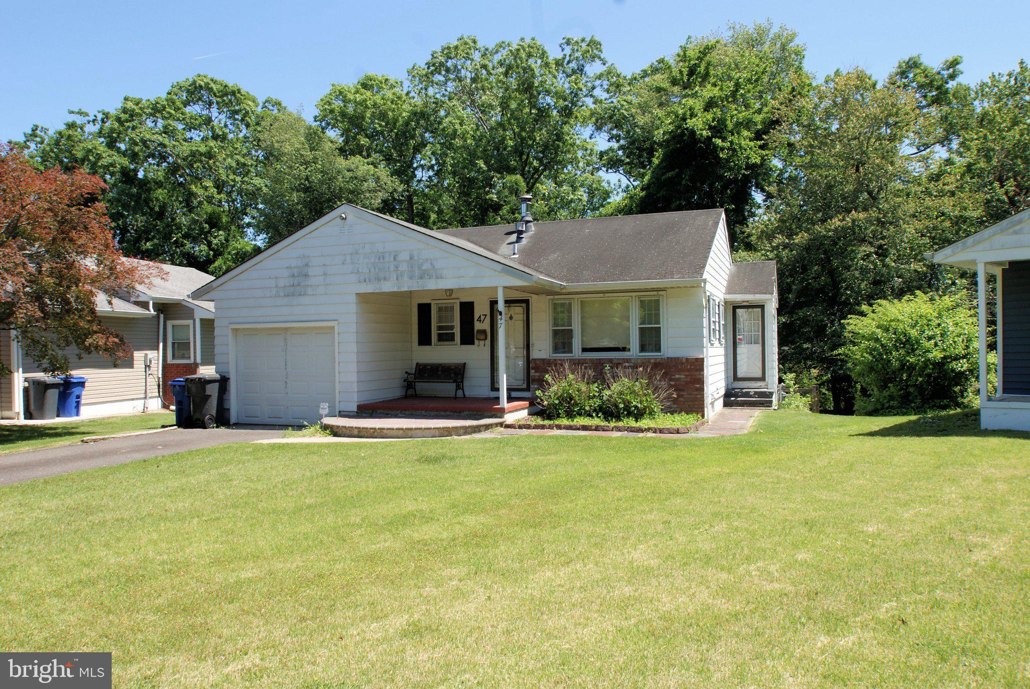 47 CORAL BELL HOLLOW