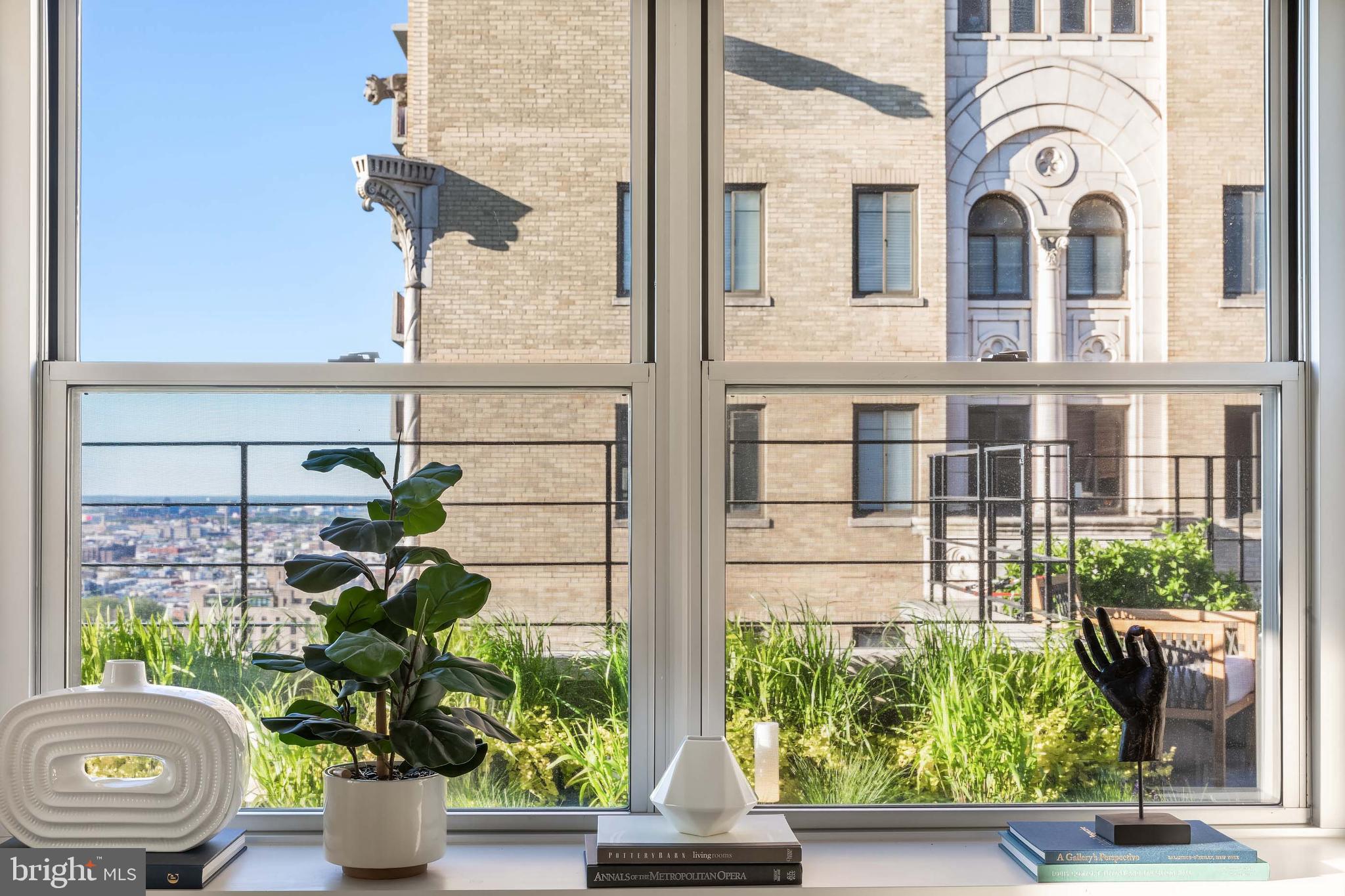 RITTENHOUSE SQUARE - Residential