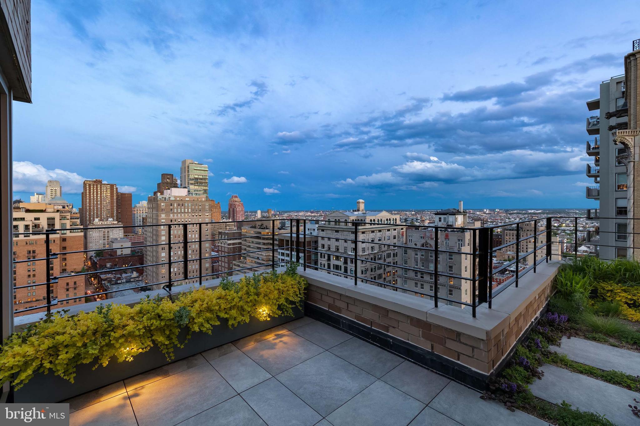 RITTENHOUSE SQUARE - Residential