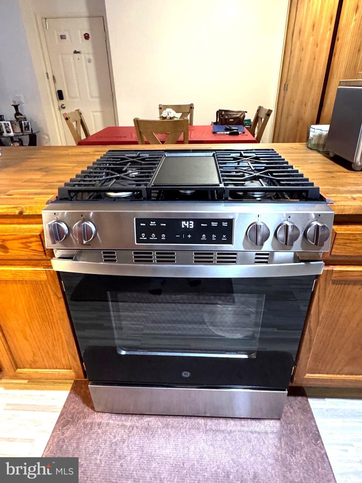 WATERS EDGE - Residential