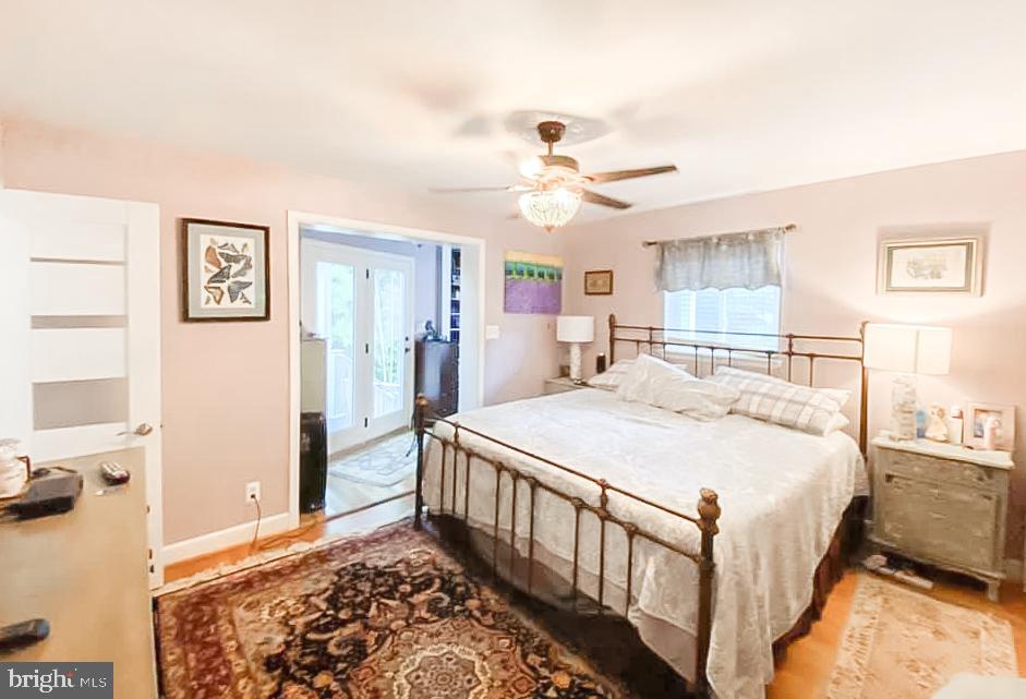 COUNTRY CLUB HILLS - Residential Lease