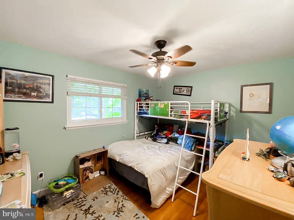 COUNTRY CLUB HILLS - Residential Lease