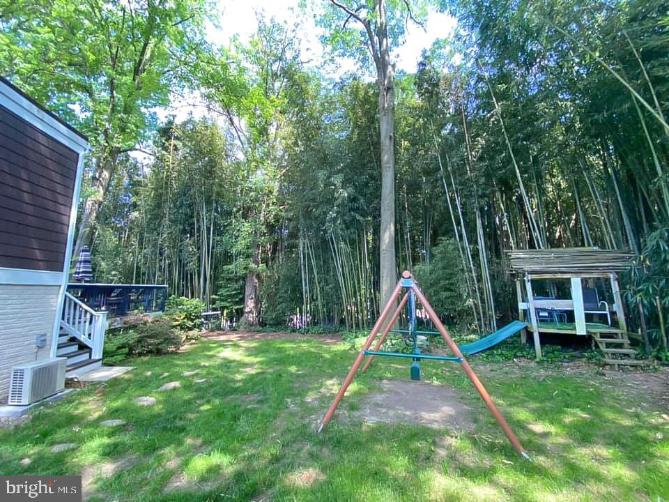 COUNTRY CLUB HILLS - Residential Lease