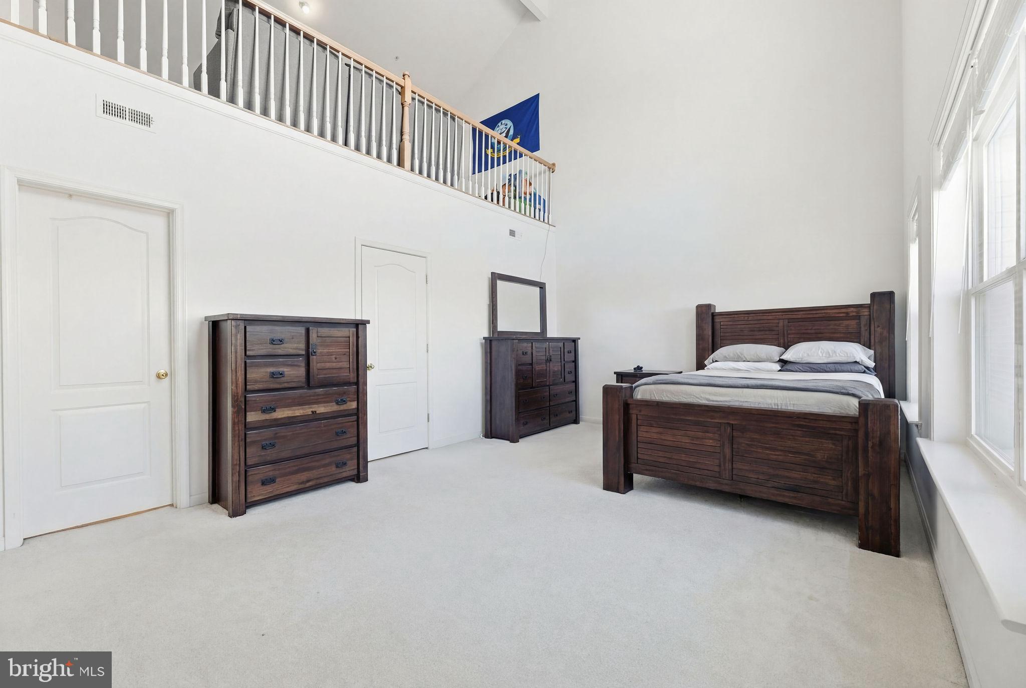 VILLAS ON WATERS EDGE - Residential