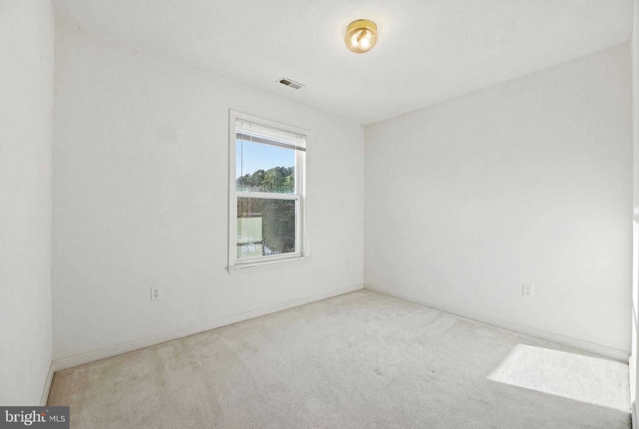 VILLAS ON WATERS EDGE - Residential