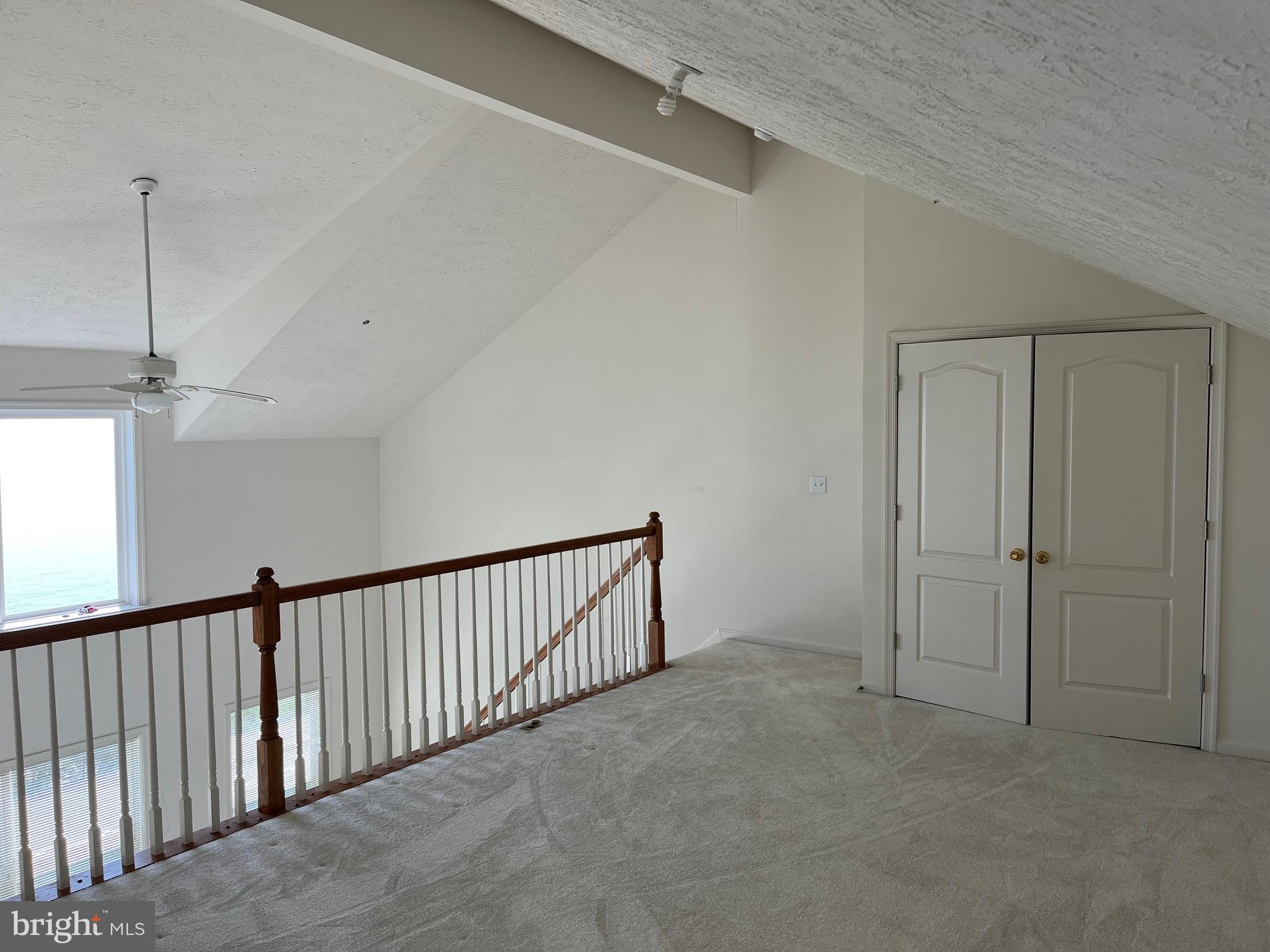 VILLAS ON WATERS EDGE - Residential