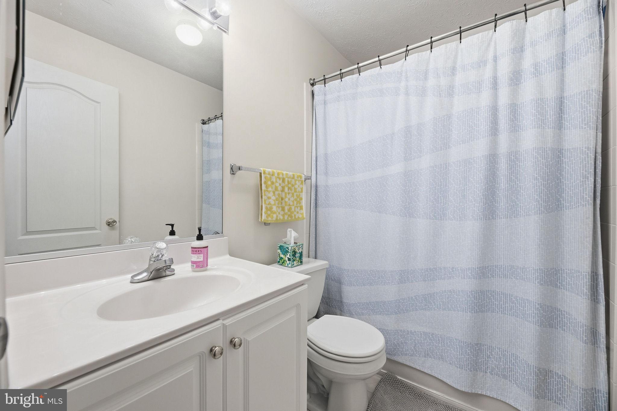 VILLAS ON WATERS EDGE - Residential