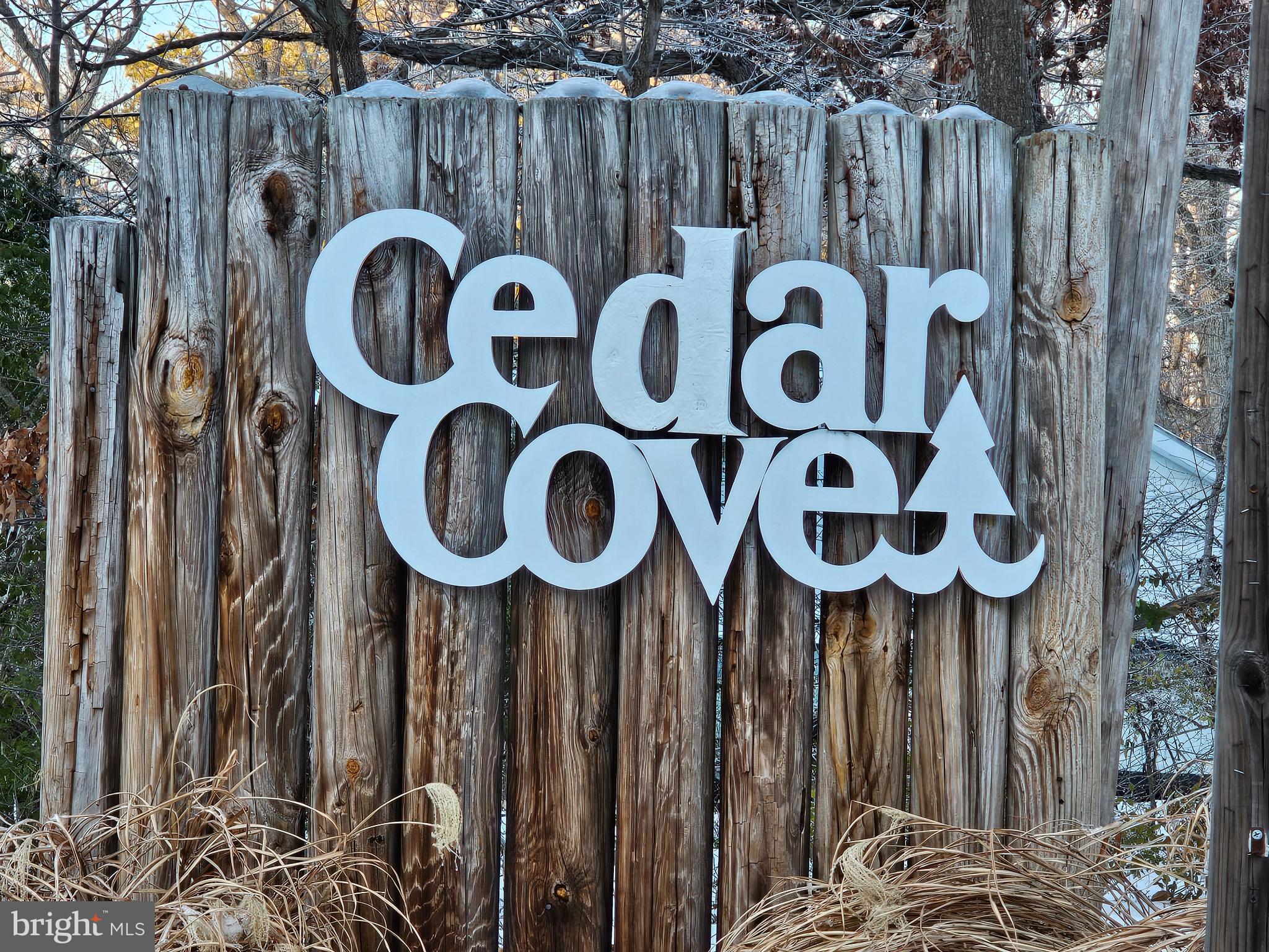 VILLAS ON WATERS EDGE - Residential